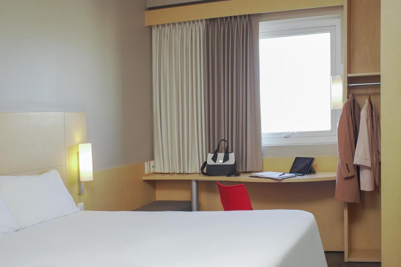 Ibis Hermosillo Bagian luar foto