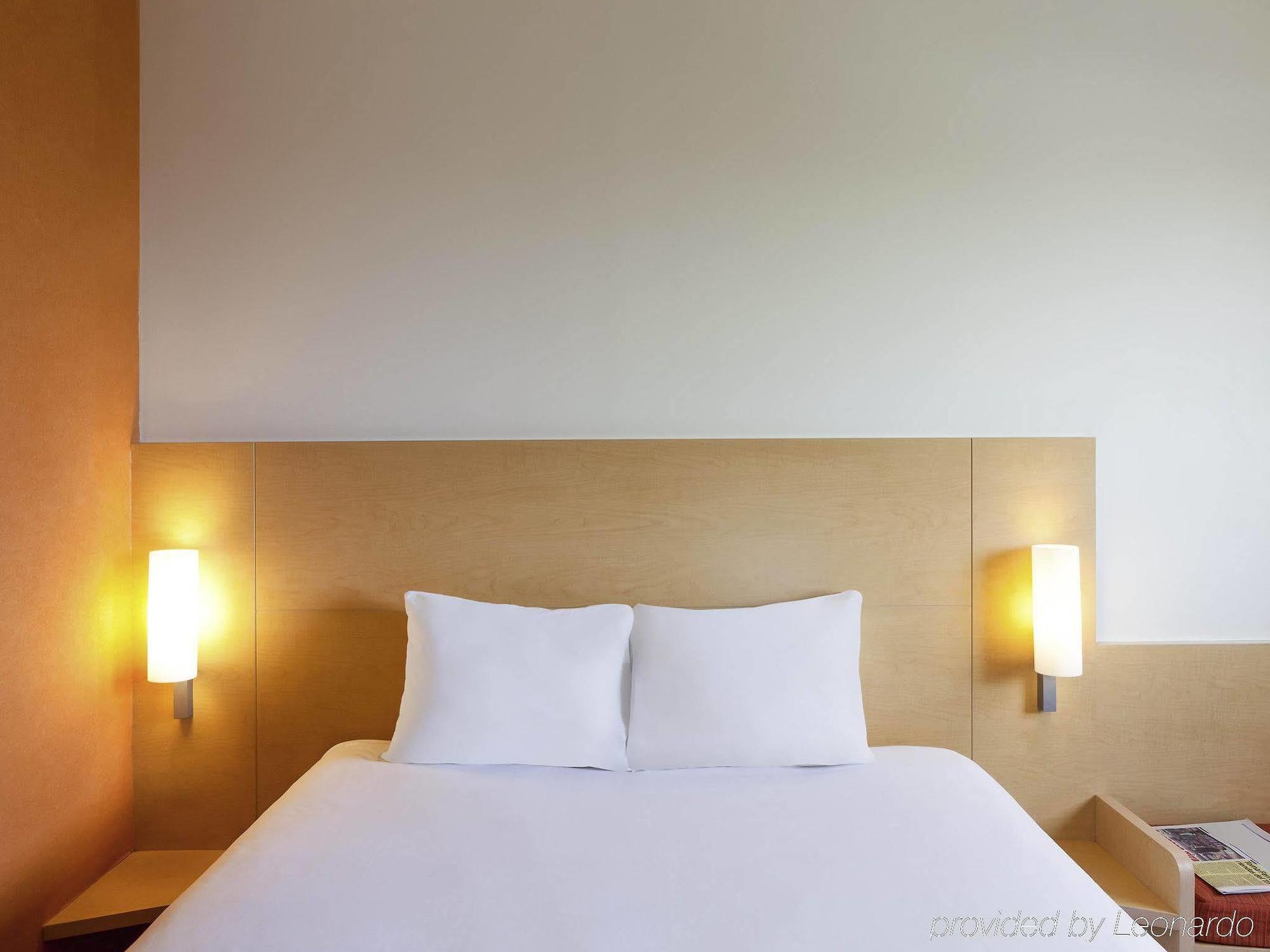 Ibis Hermosillo Bagian luar foto