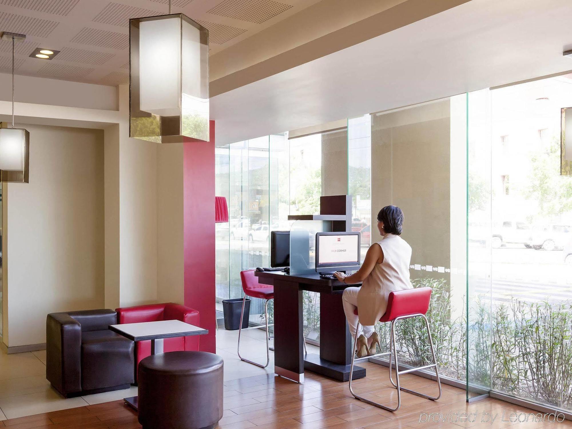 Ibis Hermosillo Bagian luar foto