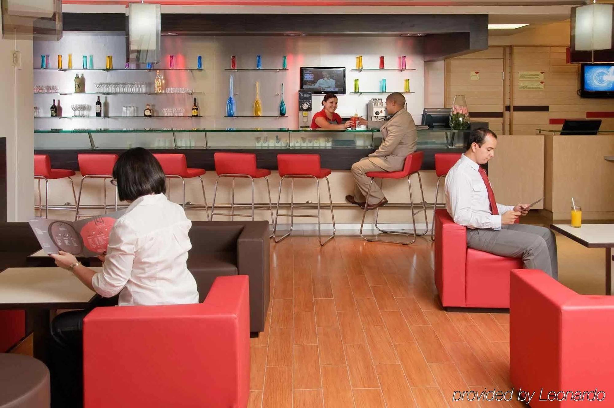 Ibis Hermosillo Bagian luar foto