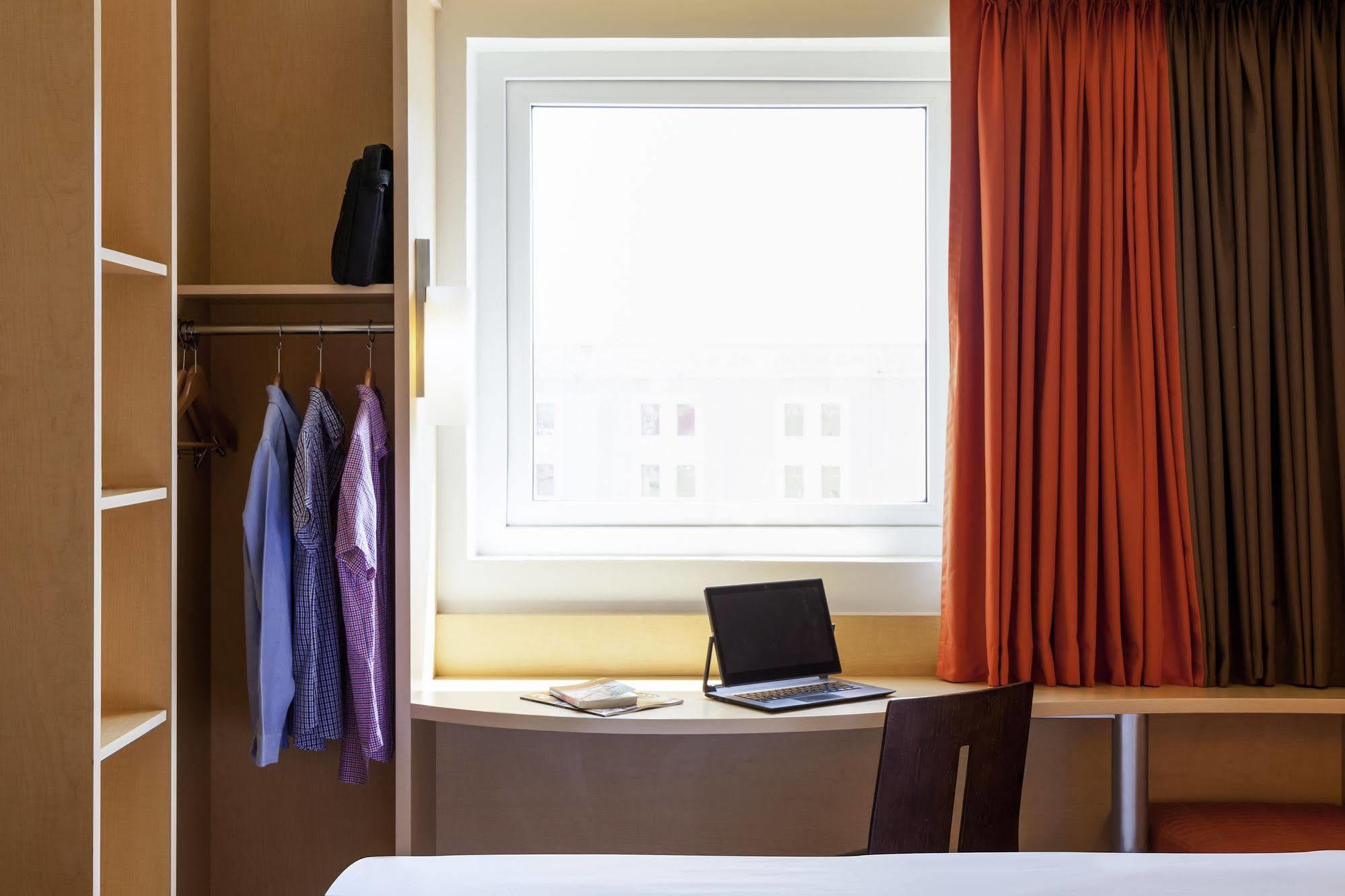 Ibis Hermosillo Bagian luar foto